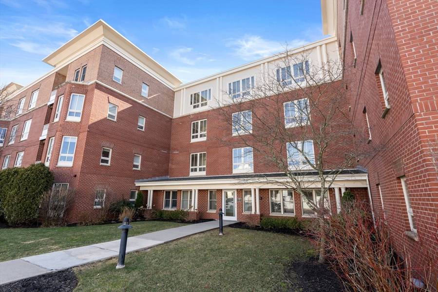 629 Hammond E #215, Brookline, MA 02467