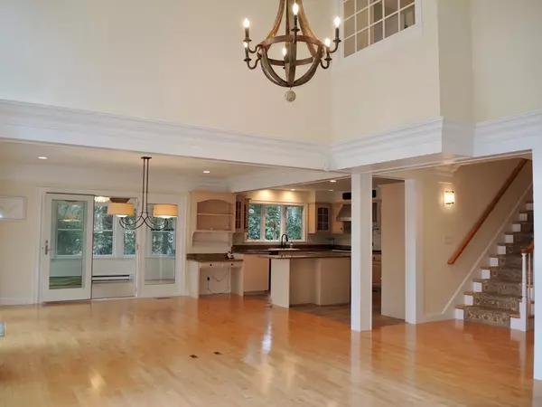 Wellesley, MA 02482,27 College Road