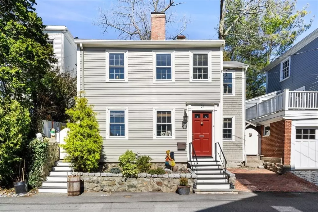 Marblehead, MA 01945,27 Summer Street