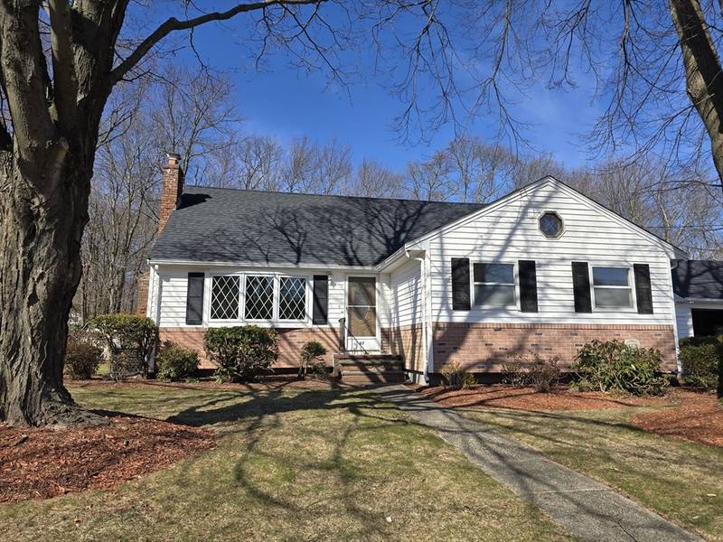 67 Stevens Dr, Holbrook, MA 02343