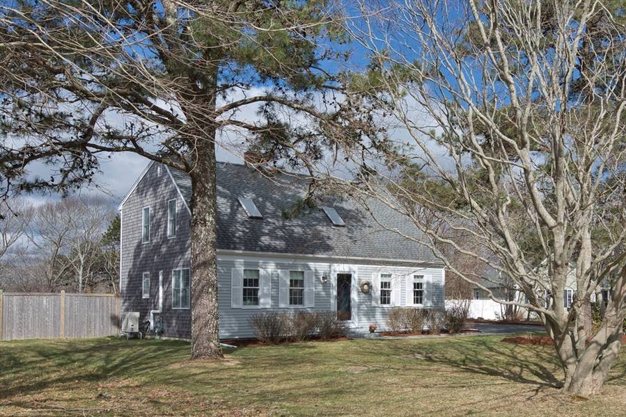 103 Williston Rd, Bourne, MA 02562