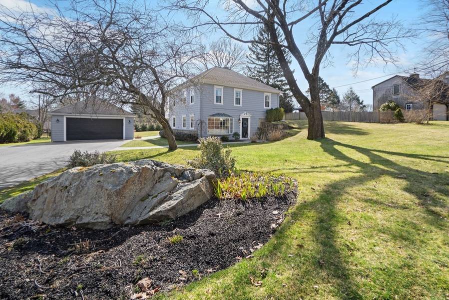 18 Brook Hill Dr, Seekonk, MA 02771