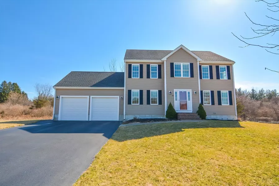 14 Mckenzi Ln, Mansfield, MA 02048