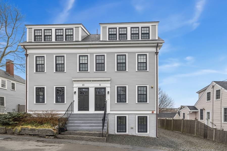 8 Hale St, Rockport, MA 01966