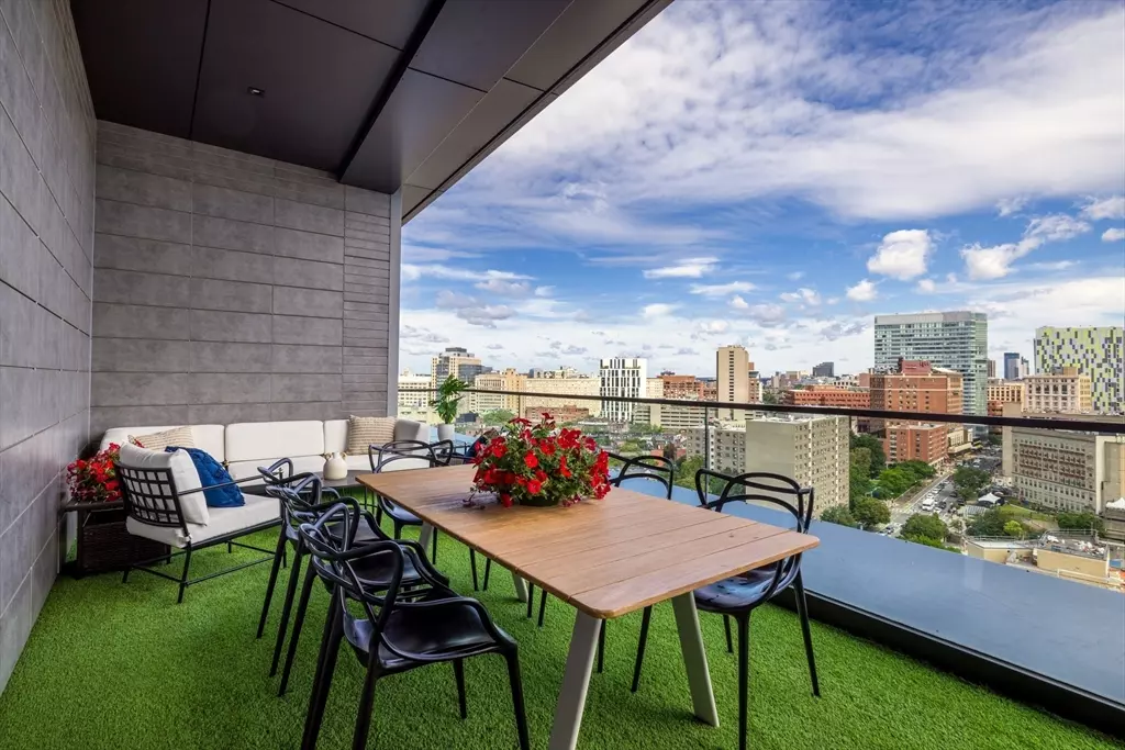 Boston, MA 02118,100 Shawmut Avenue #Penthouse B