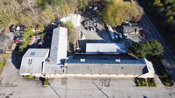 Middleton, MA 01949,319 North Main St