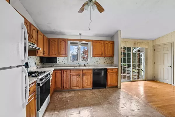 Somerset, MA 02725,55 Sunset Dr