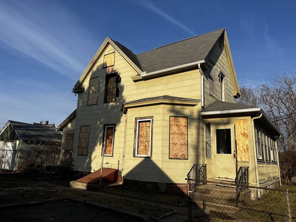 Chicopee, MA 01013,15 Riverview Pl