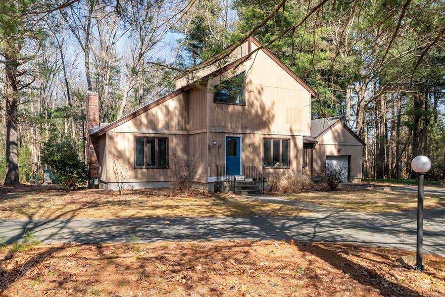 35 Twilight Drive, Foxboro, MA 02035