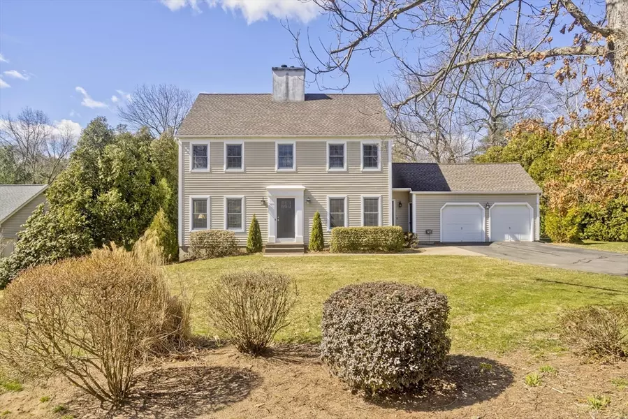 15 Raymond Circle, Westfield, MA 01085