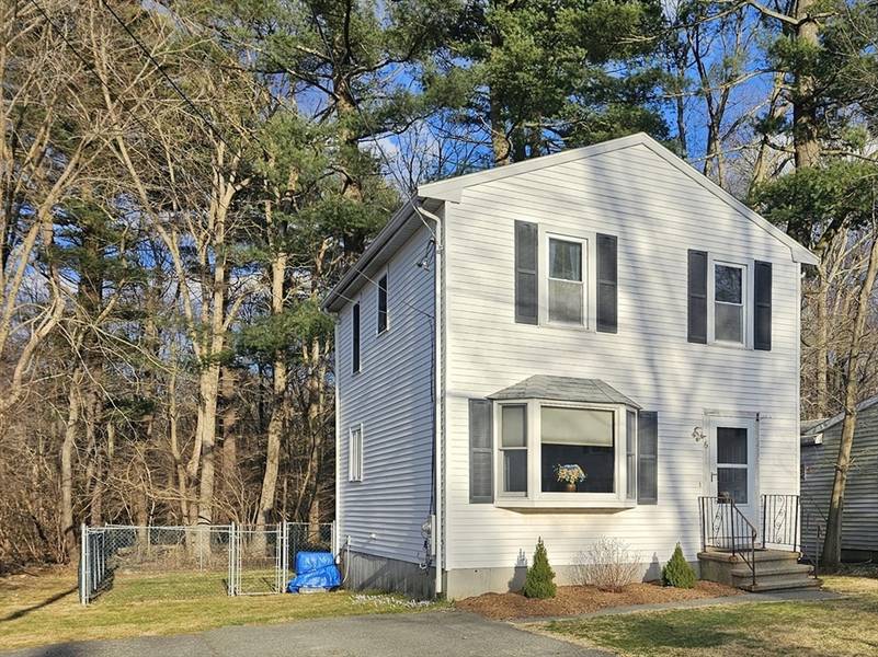 6 Holly Rd, Holbrook, MA 02343