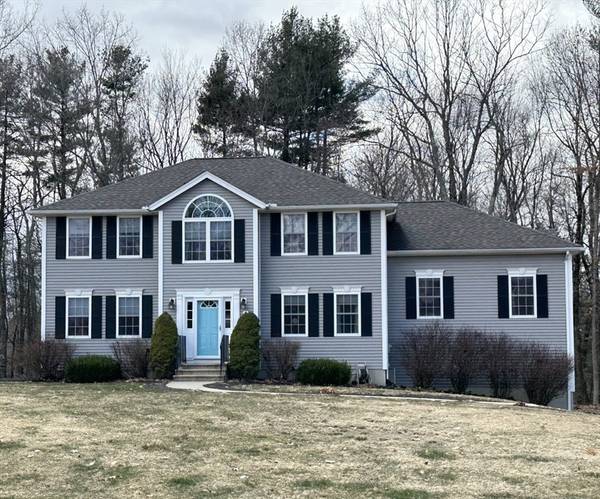 5 Debbie Dr, Spencer, MA 01562