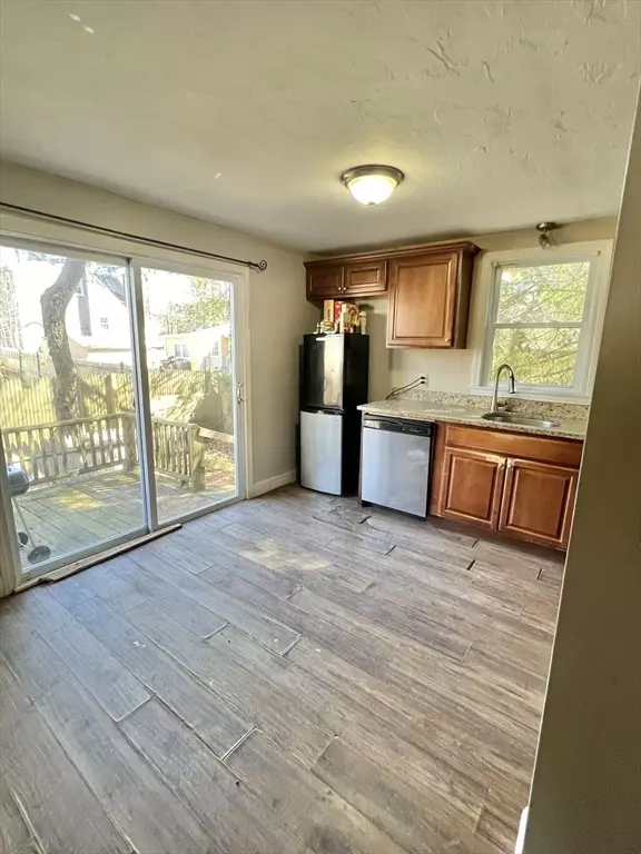 Plymouth, MA 02360,8 Milford St