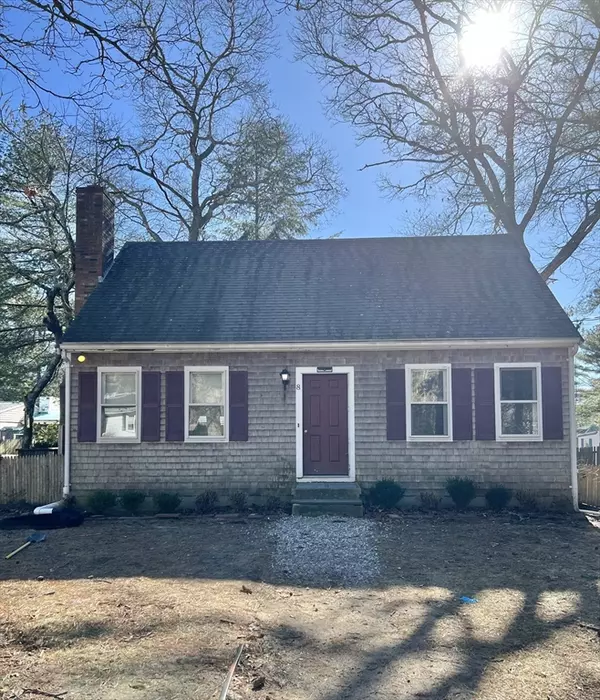 8 Milford St, Plymouth, MA 02360