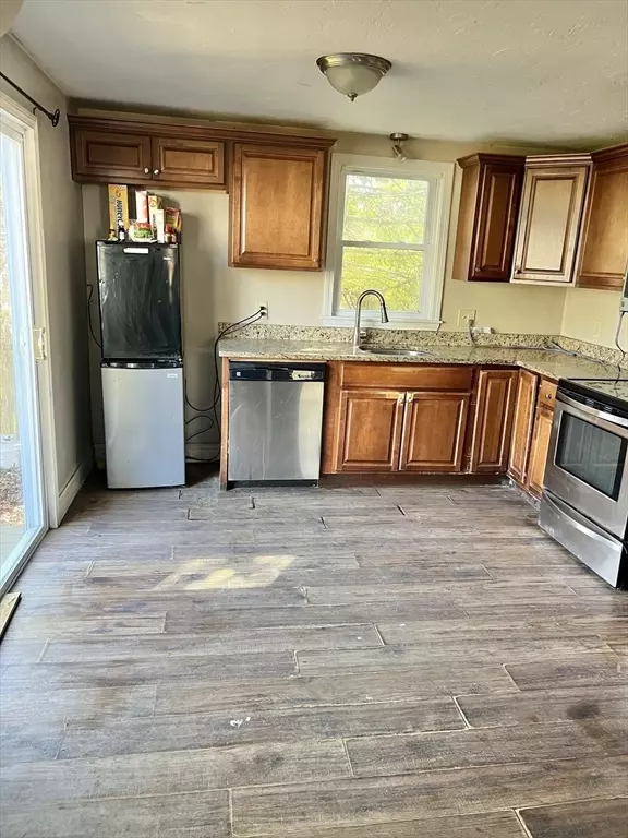 Plymouth, MA 02360,8 Milford St