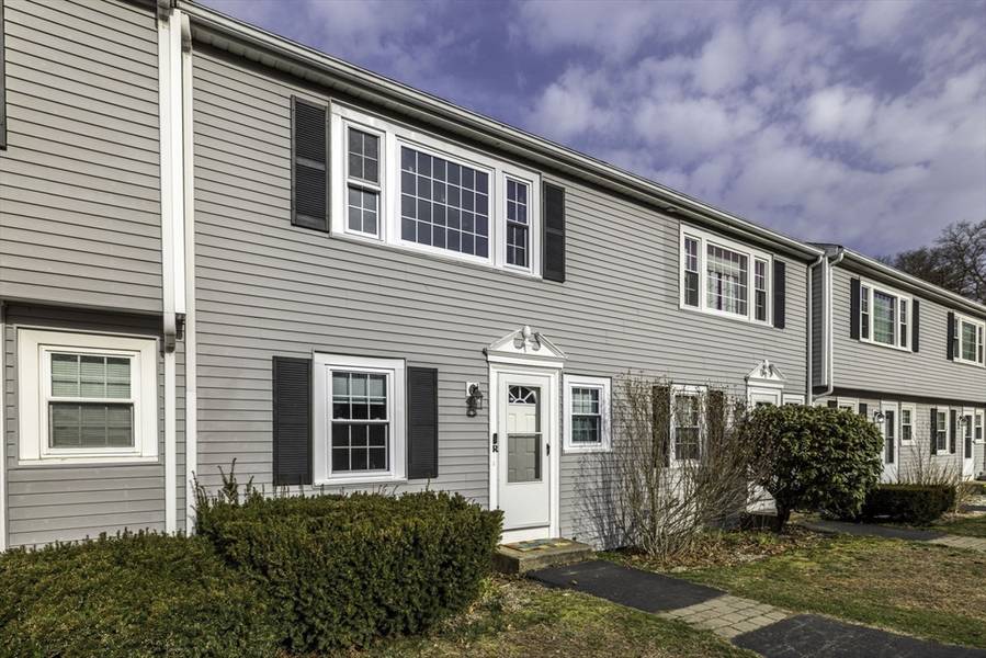 150 Wood St #R, Middleboro, MA 02346