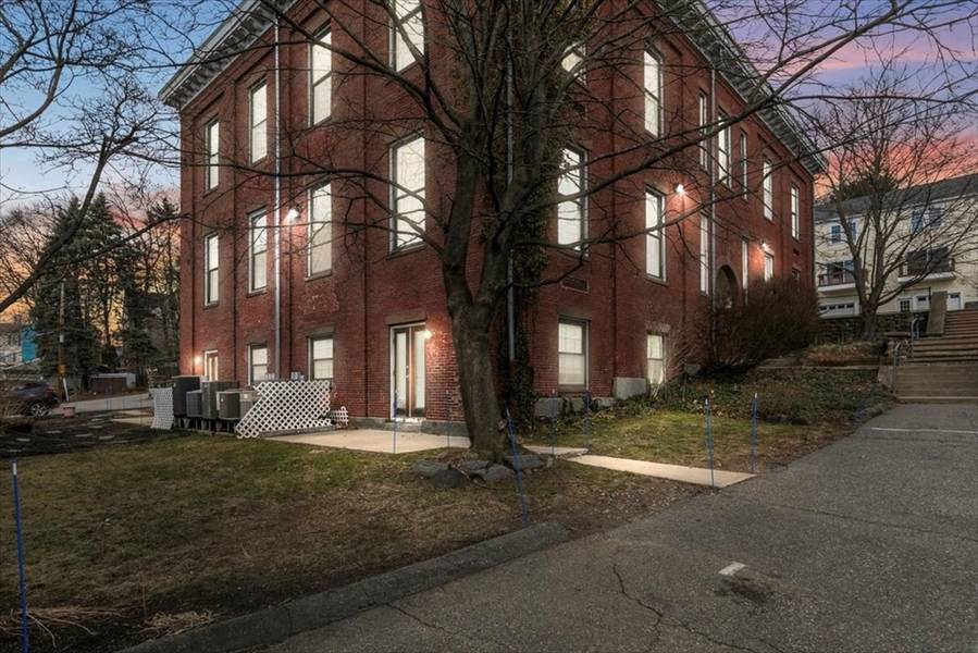 40 School St #1, Haverhill, MA 01830