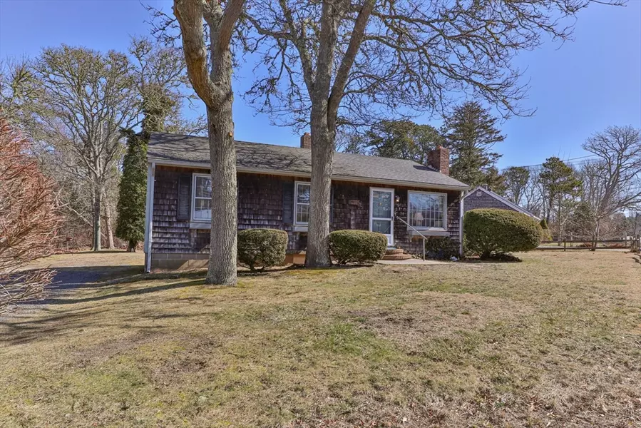 2 Long Rd, Harwich, MA 02645