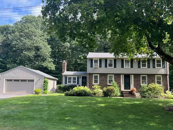 71 Greenbrook Rd, Hamilton, MA 01982