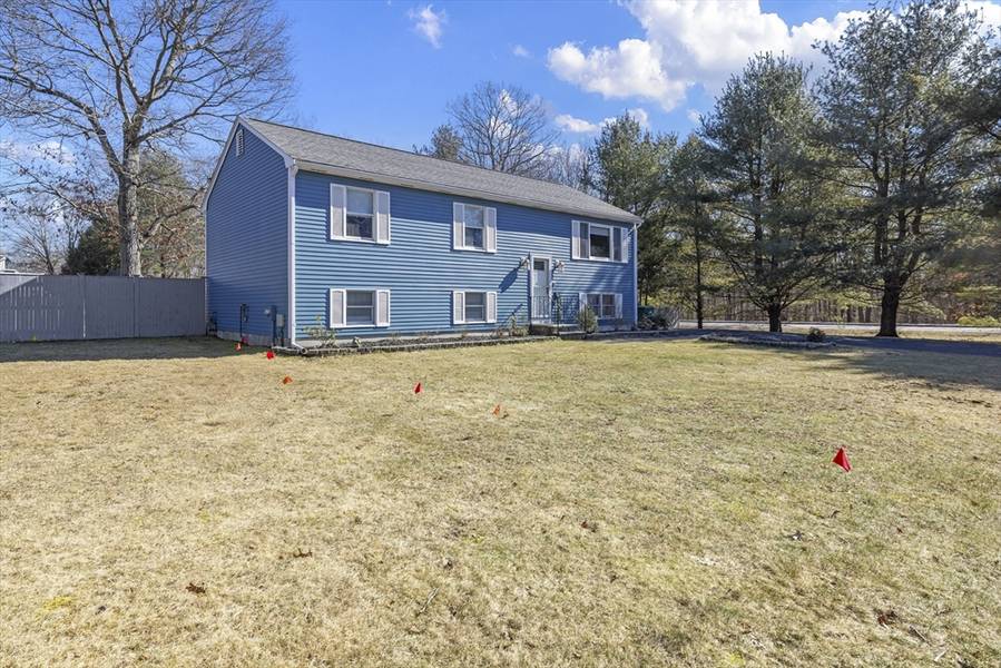 7 Northridge Rd, Mansfield, MA 02048