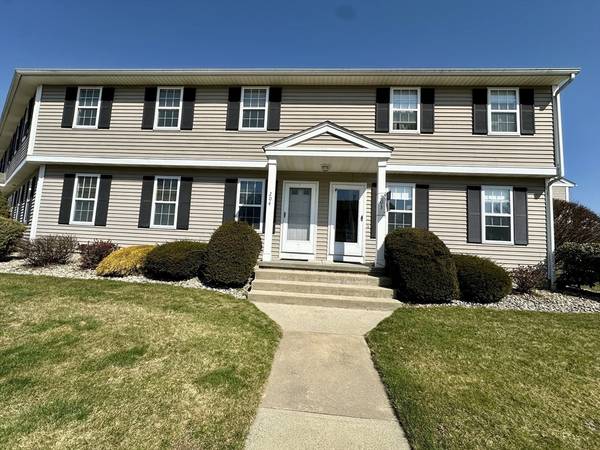 665 Center St #204, Ludlow, MA 01056