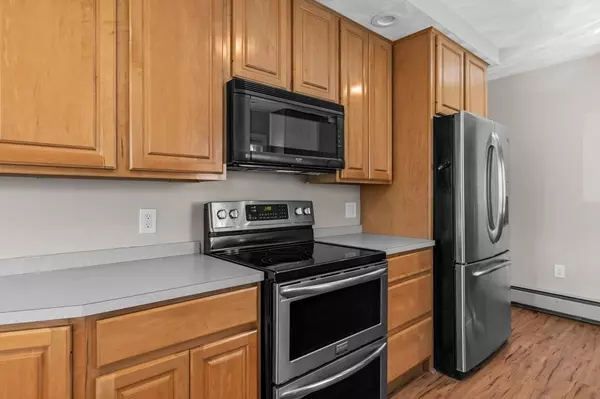 Fall River, MA 02720,40 Vestal St