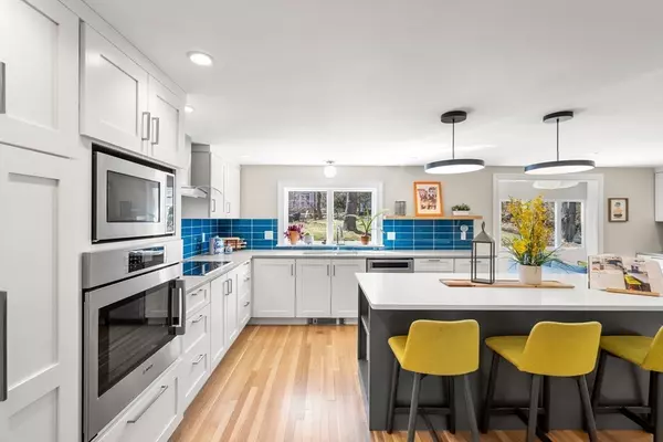 Marblehead, MA 01945,7 Calumet Lane