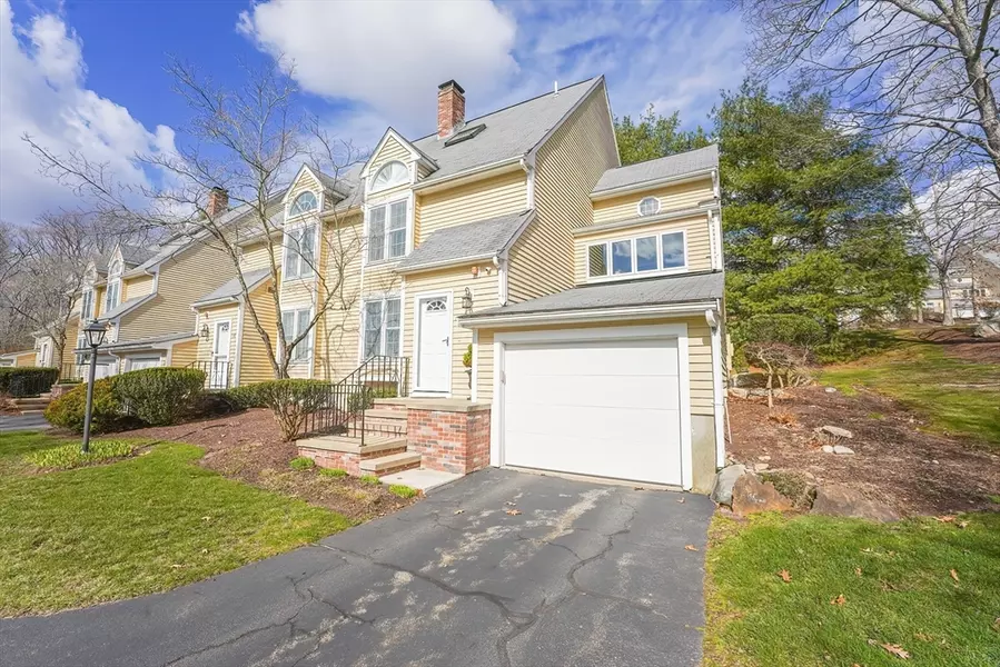 37 Oak Knoll #37, North Attleboro, MA 02760