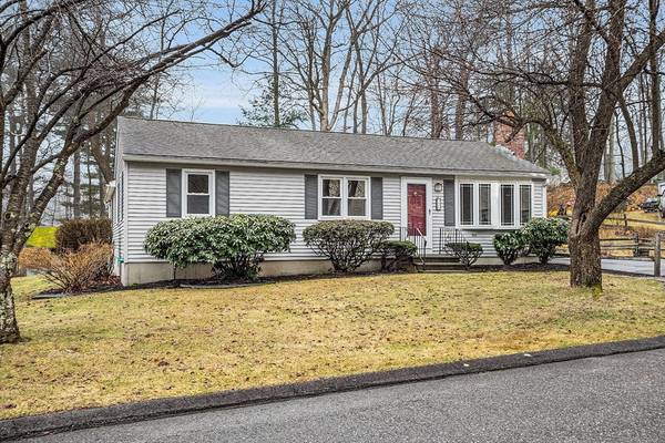 26 Wedgewood Ln, Leominster, MA 01453