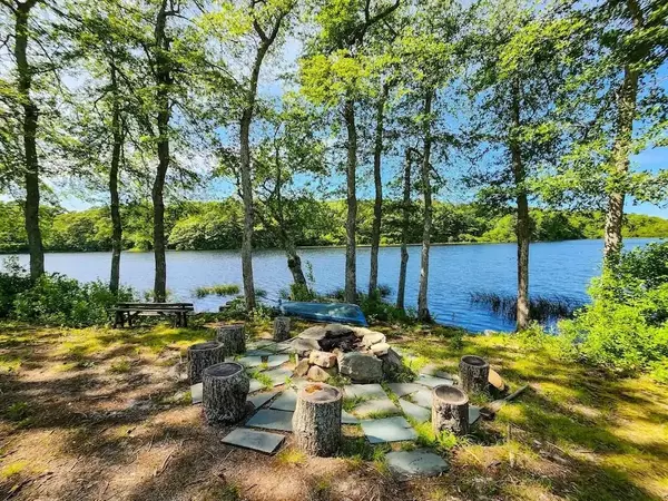 Bourne, MA 02532,2 Mill Pond Cir