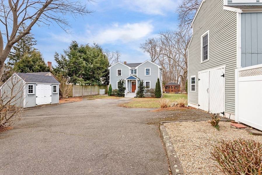 85-R Hale St, Beverly, MA 01915