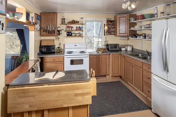 23 Rose Point Ave Wareham, MA 02576