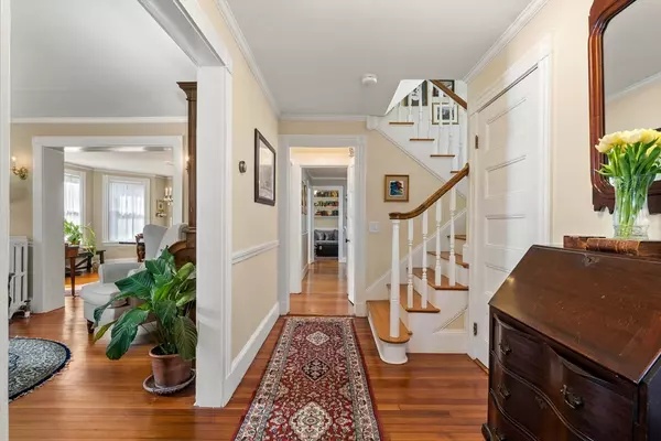 Wellesley, MA 02482,17 Abbott Street