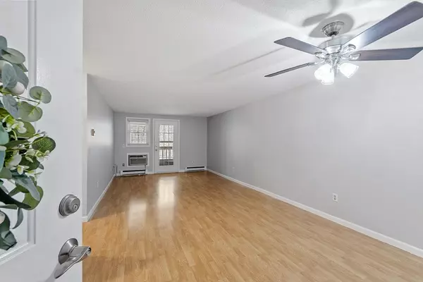 Northbridge, MA 01588,95 Heritage Dr #95