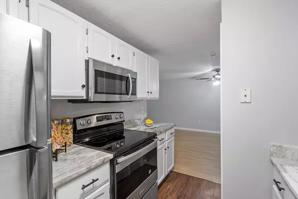 Northbridge, MA 01588,95 Heritage Dr #95