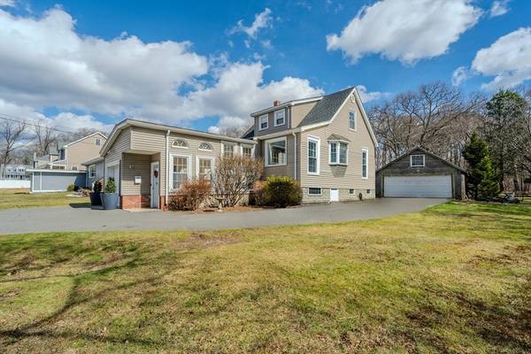 16 Kingmont St, Wakefield, MA 01880