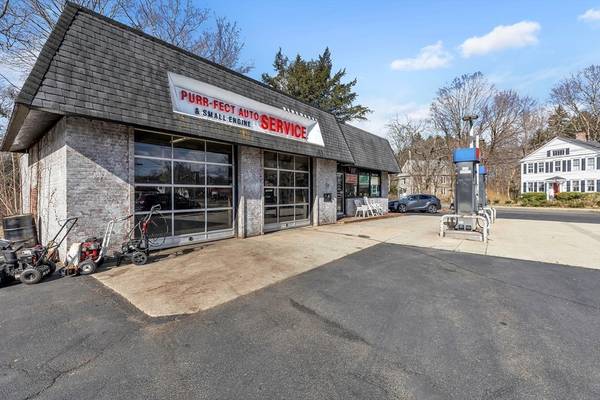 Wilbraham, MA 01095,467 Main St