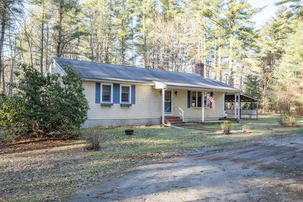 14 Loon Pond Road, Lakeville, MA 02347