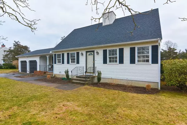 Falmouth, MA 02540,14 Lantern Ln