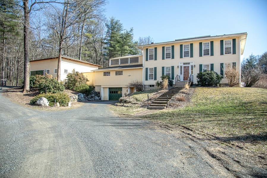 435 Market Hill Rd, Amherst, MA 01002