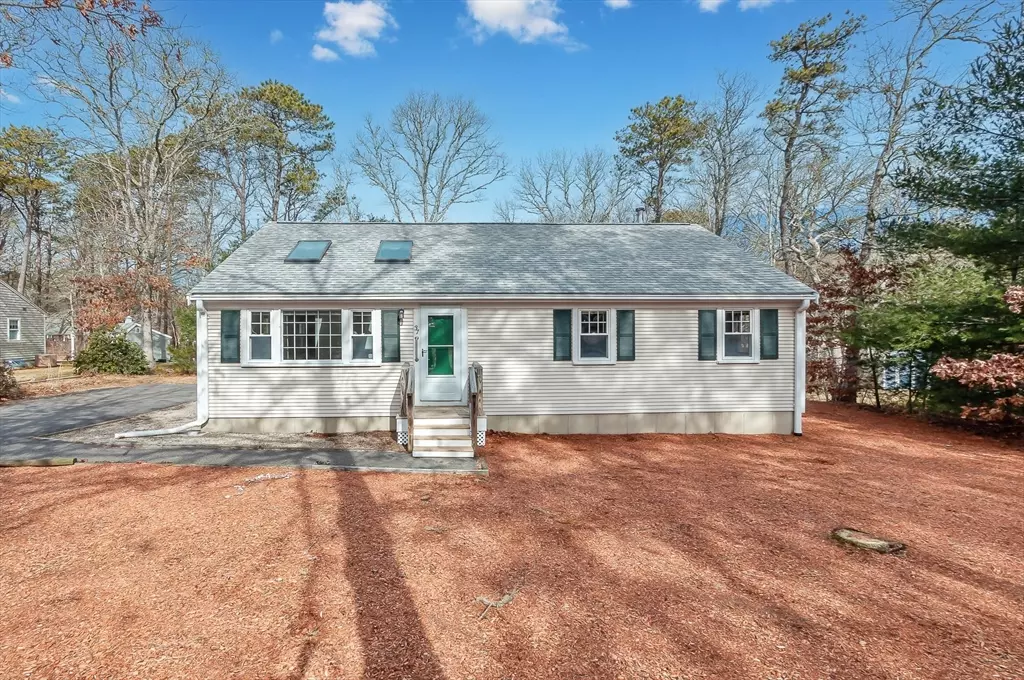 Mashpee, MA 02649,37 Gia Ln