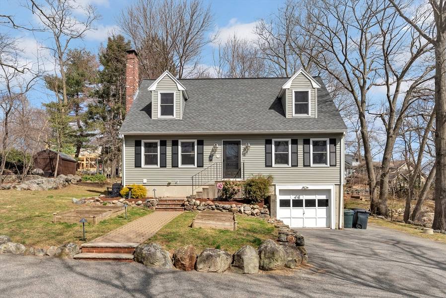 9 Hillcrest Street, Arlington, MA 02476