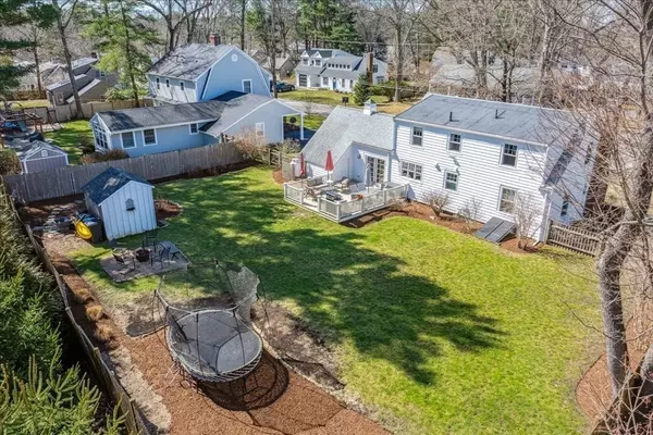 Hingham, MA 02043,15 Hoover Rd