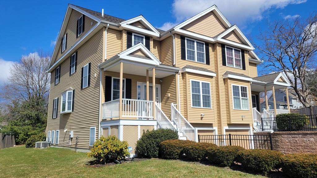 27 Andrea Cr #27, Needham, MA 02494