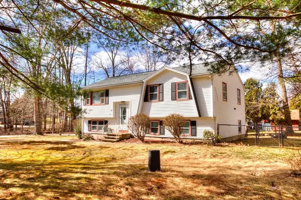 118 Willowdale Rd, Tyngsborough, MA 01879