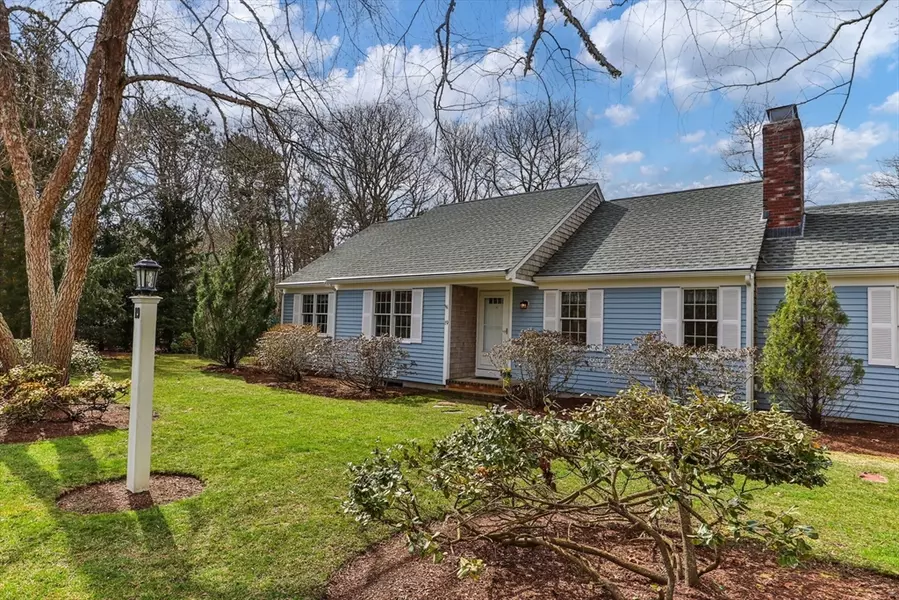 19 Green Lane`, Harwich, MA 02645