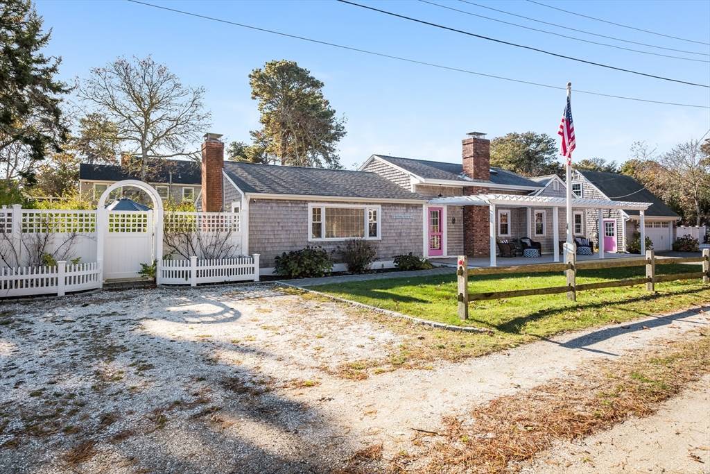27 Stoughton, Chatham, MA 02633