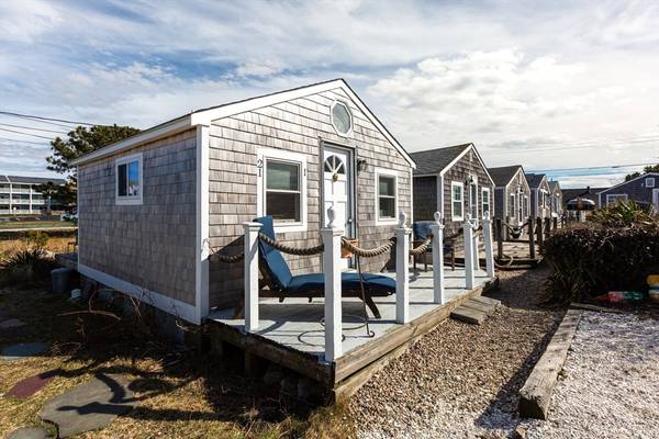 Provincetown, MA 02657,21 Dewey Ave #1