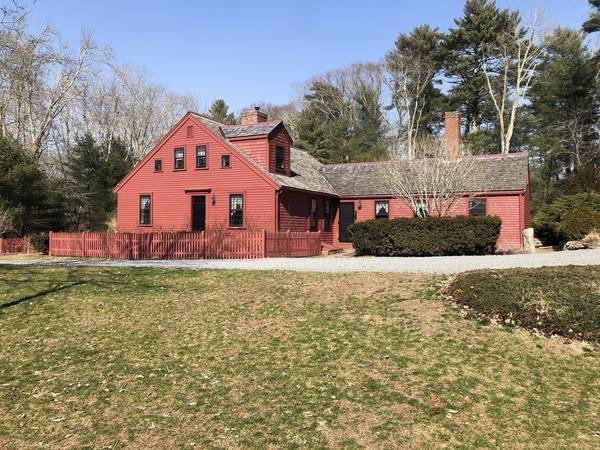 1 Island Farm Rd, Carver, MA 02330