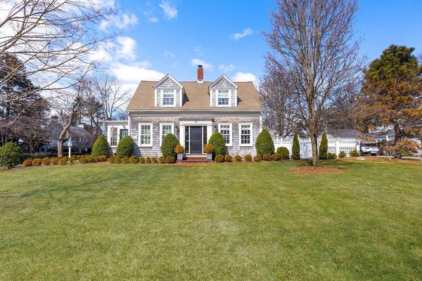 65 Cottage St,  Hingham,  MA 02043